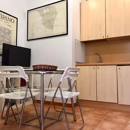 Interno 3 * Bari