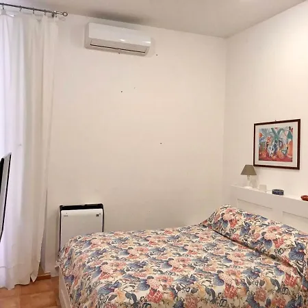 Πανσιόν Interno 3 3*
